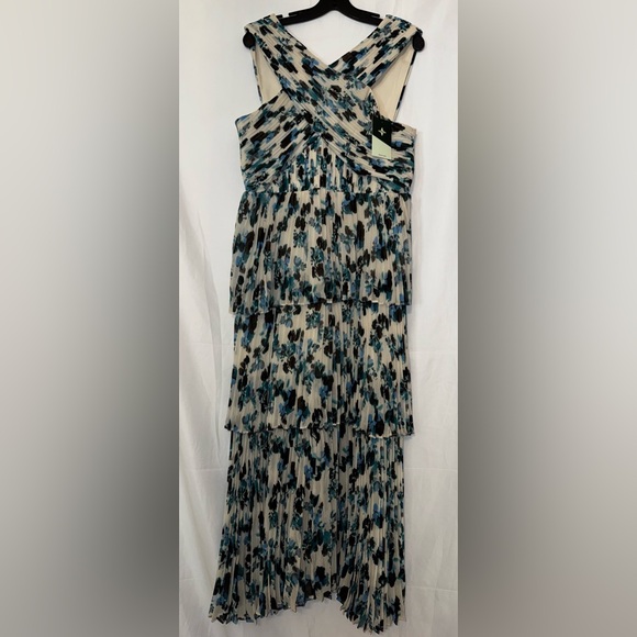 Budding Bluebell Gwen Dress - Picture 2 of 8